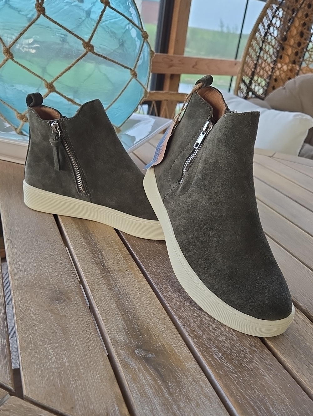 Sofft Britton 8 Zip Booties Olive Suede Waterproof Trendy Comfortable Travel Nwt